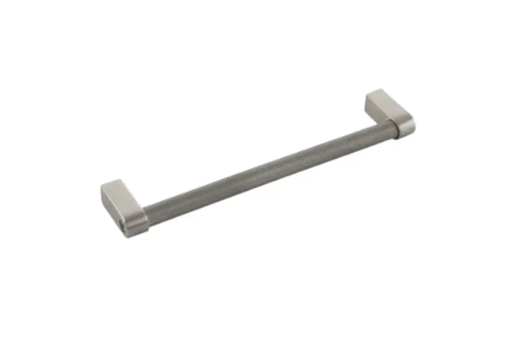 Griffmuster in Edelstahloptik für eine maßgefertigte Outdoorküche von Deutschmann