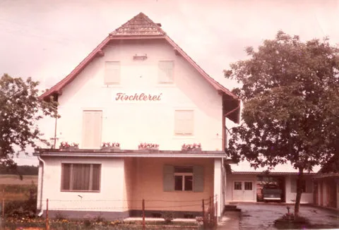 Historische Aufnahme der Tischlerei Deutschmann aus den Anfangsjahren um 1908